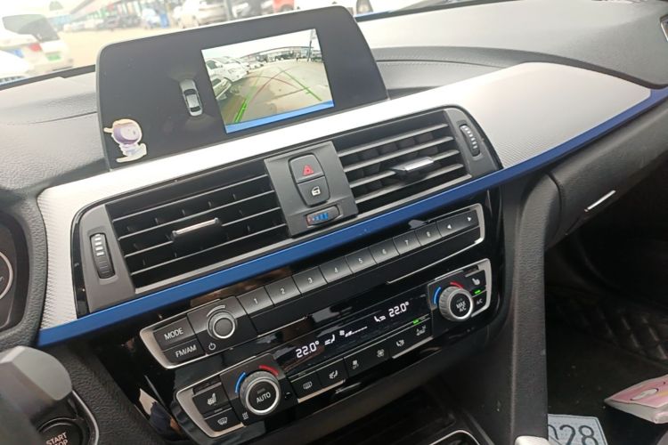BMW 3 Series 2017 car image #17