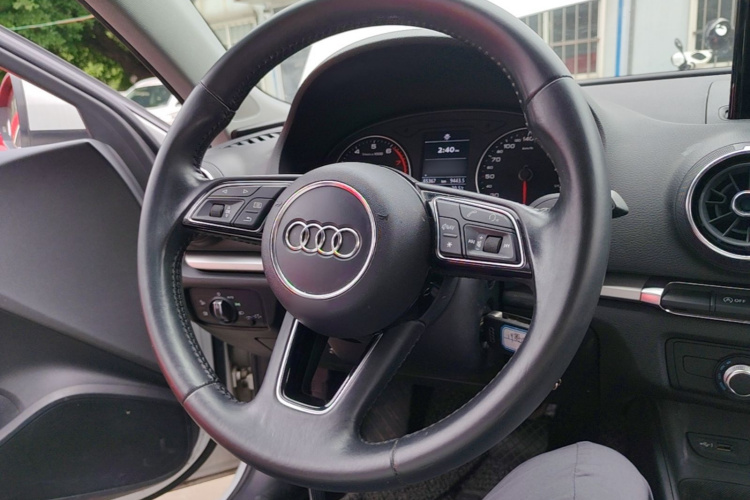 Audi A3 2019 car image #11