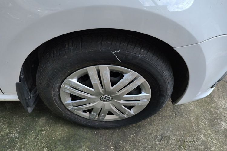 Volkswagen Polo 2019 car image #9