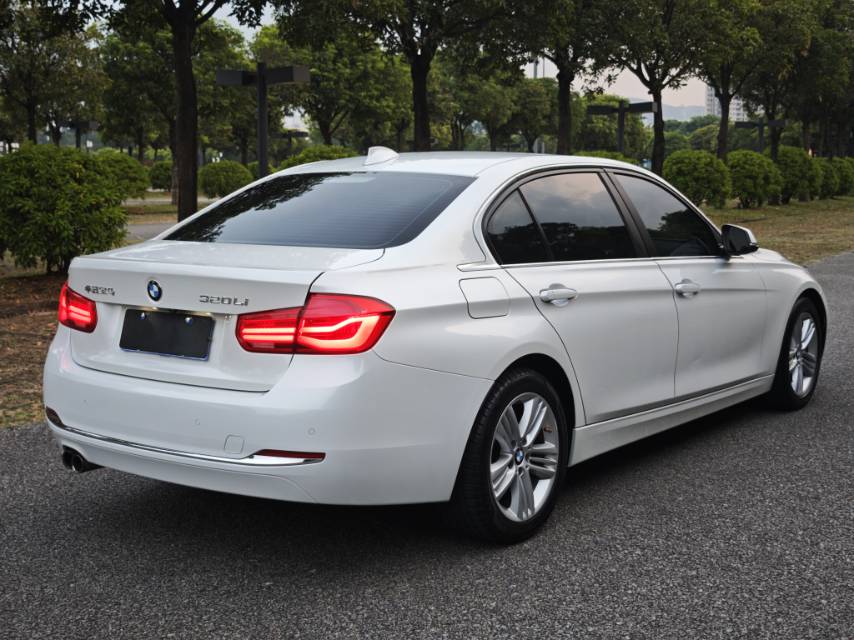 BMW 3 Series 2017 #5 BMW 3 Series 2017 car image #5