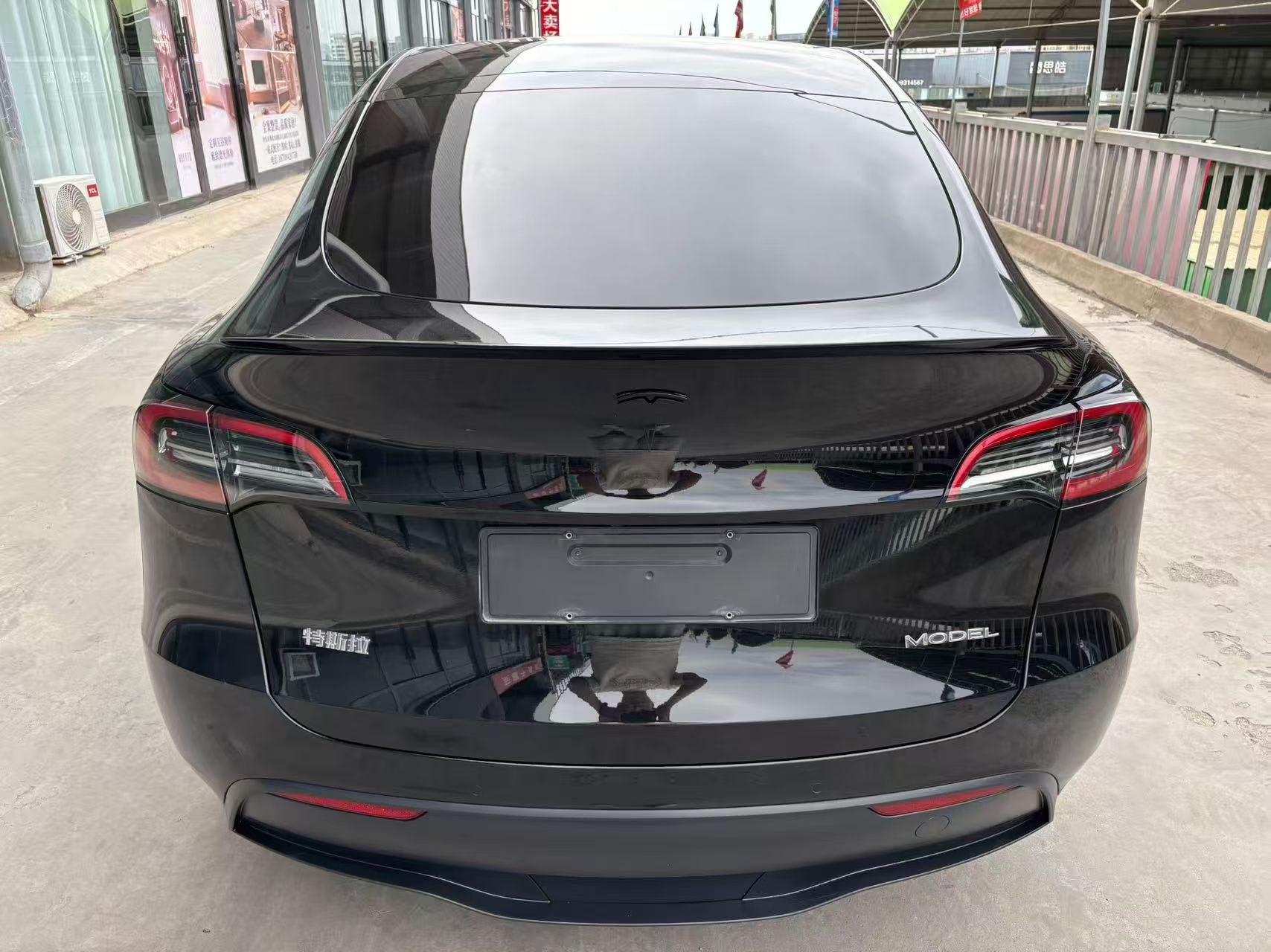 Tesla Model Y 2023 #8 Tesla Model Y 2023 car image #8