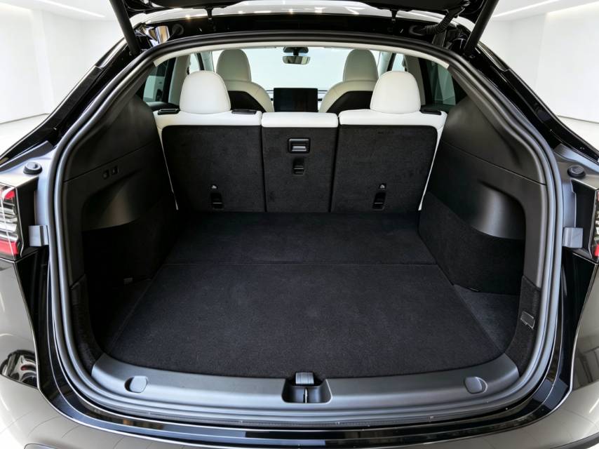 Tesla Model Y 2023 #13 Tesla Model Y 2023 image de voiture #13