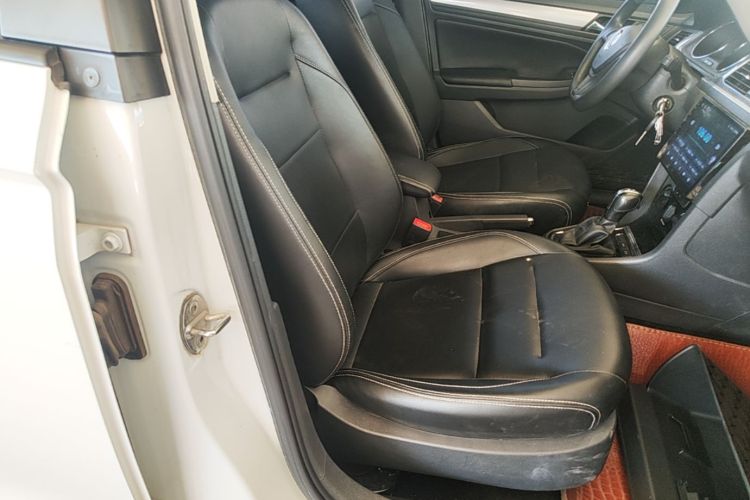 Volkswagen Bora 2023 imagen de coche #24