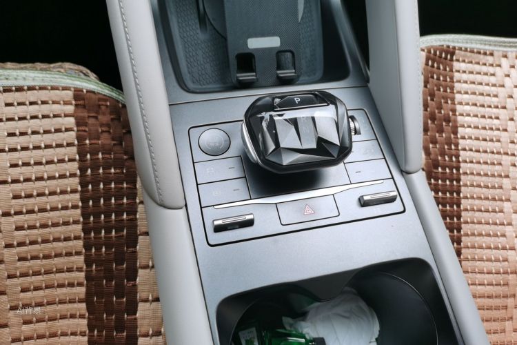 BYD YuanUP 2024 #16 BYD YuanUP 2024 car image #16