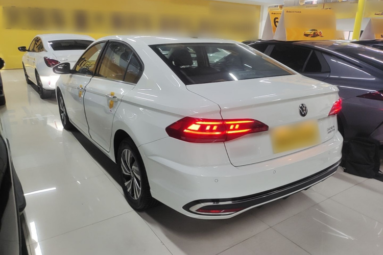 Volkswagen Bora 2024 car image #5
