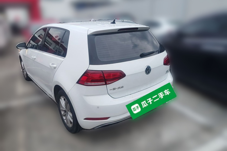 Volkswagen Golf 2019 car image #5