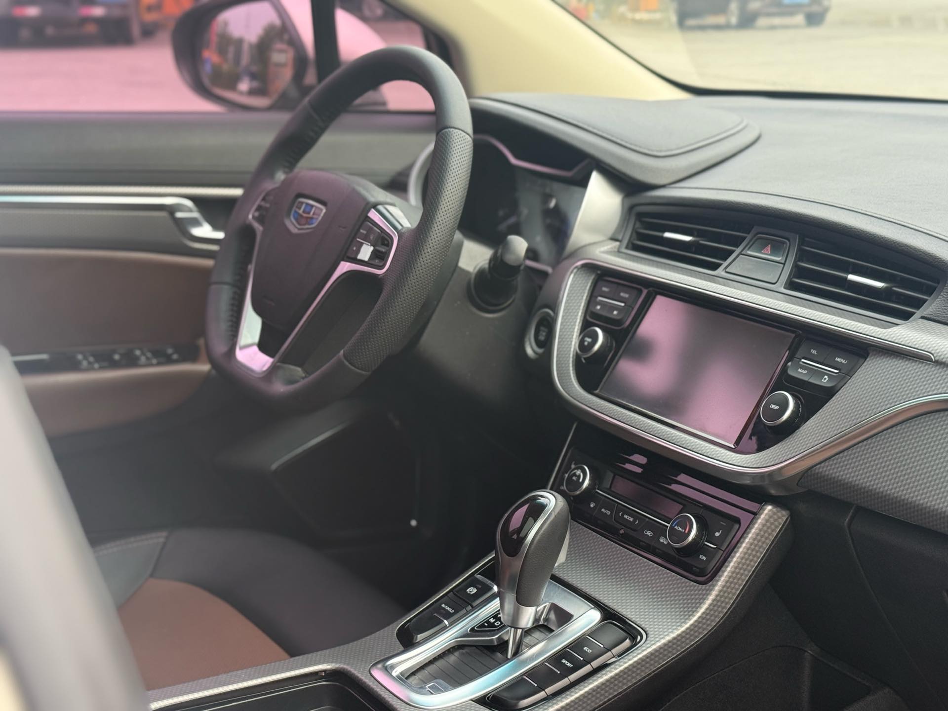 GEELY Emgrand GS 2016 car image #16