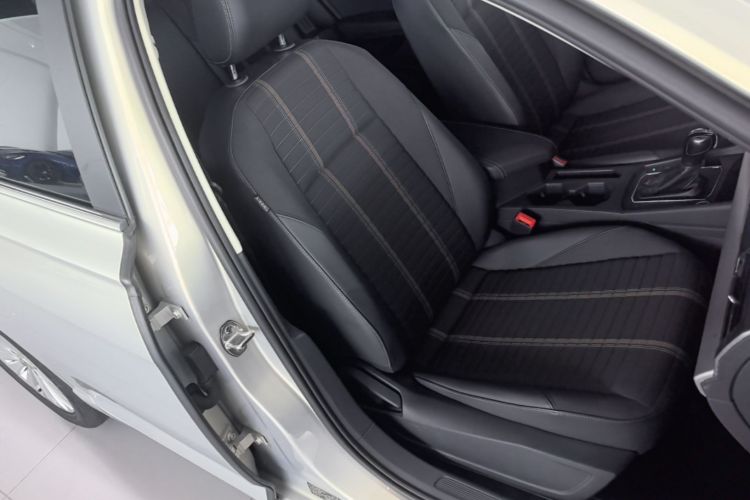 Volkswagen Lavida 2018 car image #24