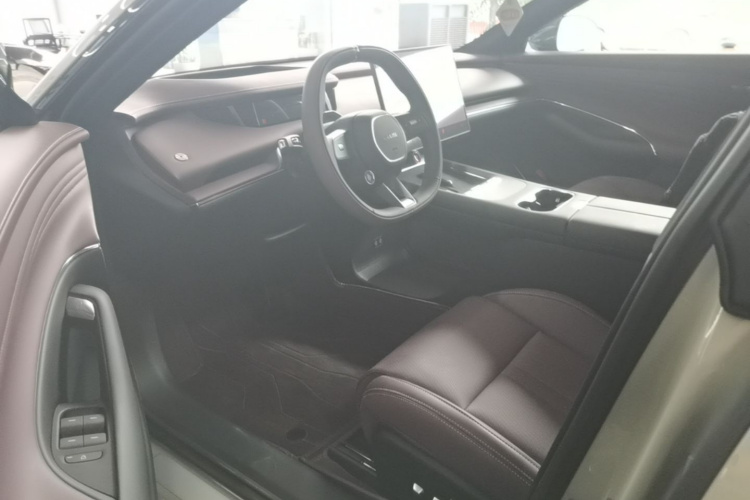2026 #16 2026 immagine di auto #16