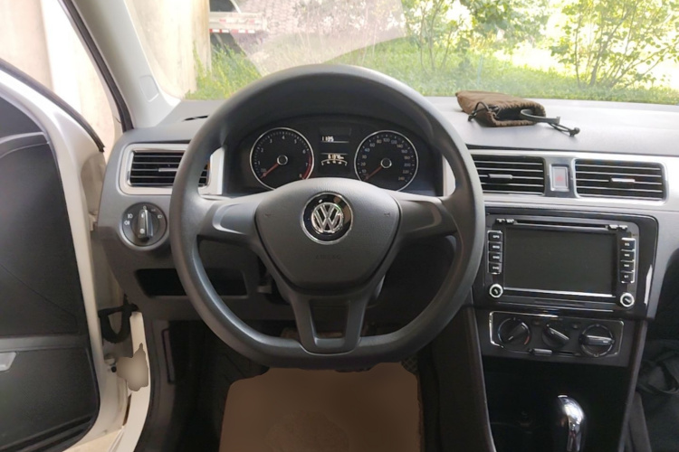 Volkswagen Santana 2016 car image #15