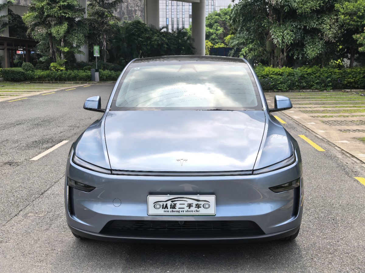Tesla Model Y 2025 #2 Tesla Model Y 2025 car image #2