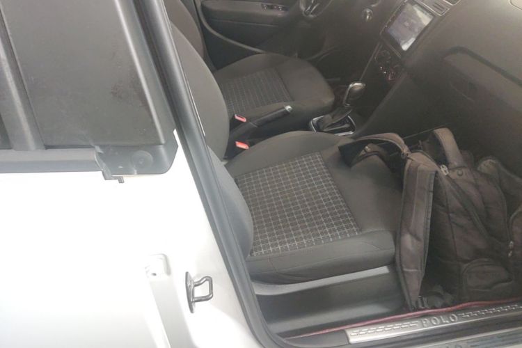 Volkswagen Polo 2016 car image #24