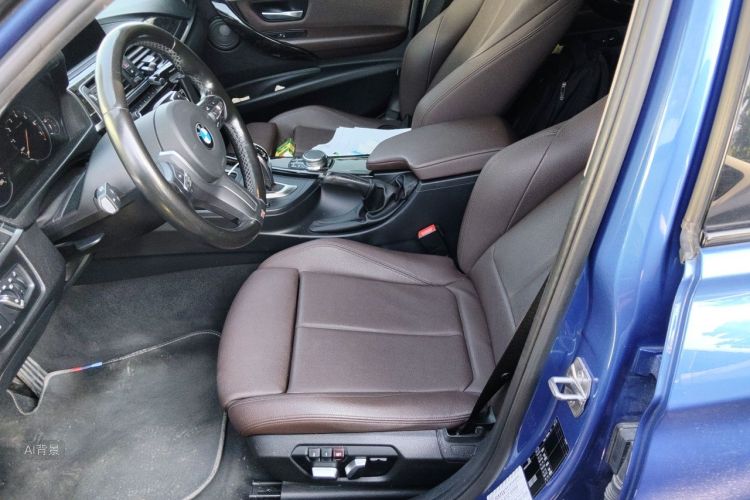 BMW 3 Series 2018 car image #17