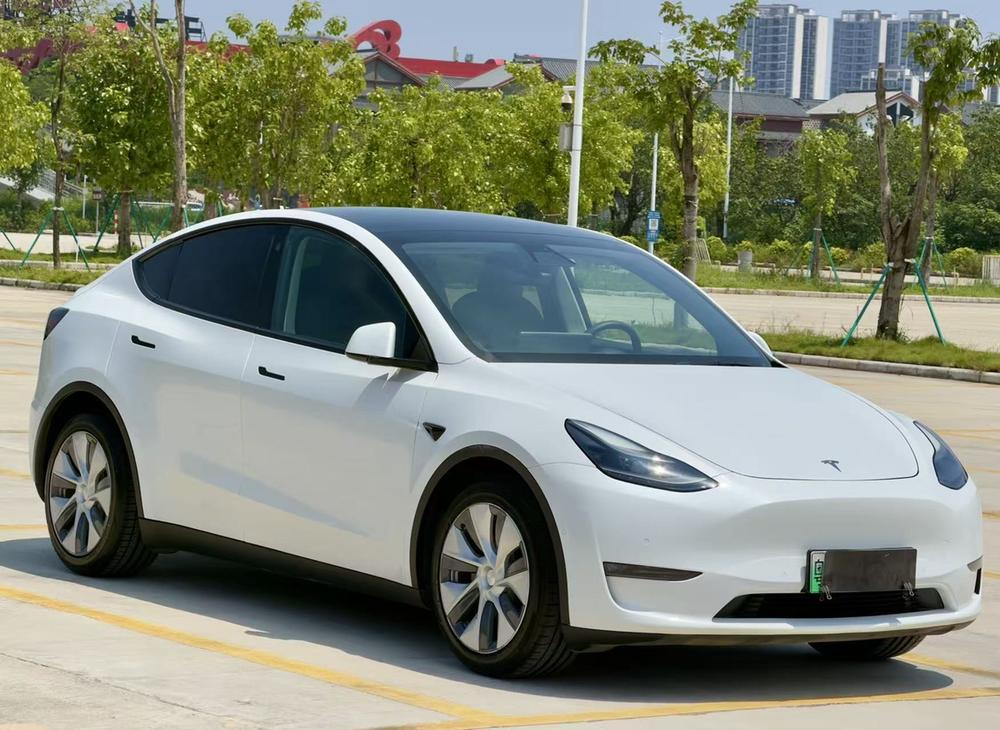 Tesla Model Y 2021 #3 Tesla Model Y 2021 car image #3
