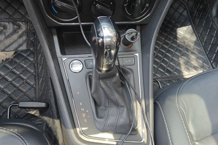 Volkswagen Lavida 2017 imagen de coche #16