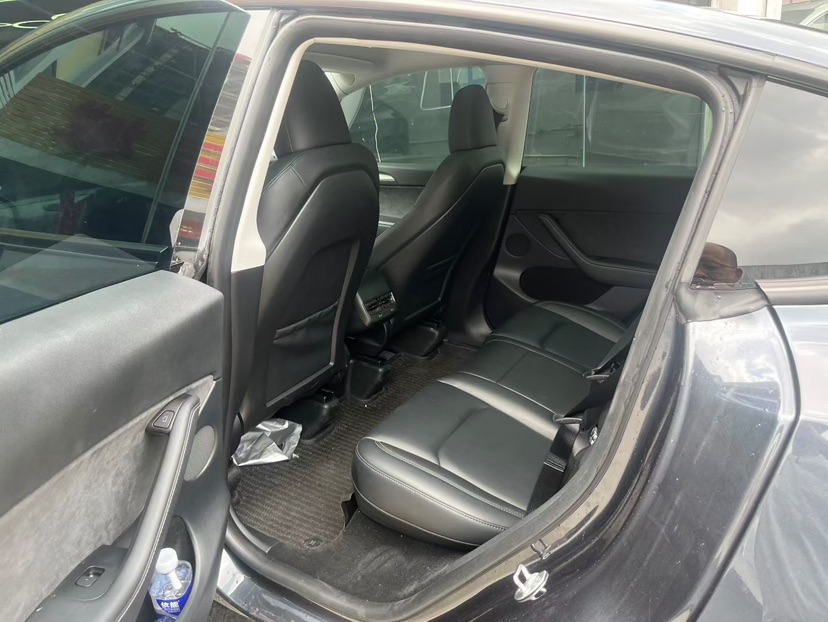 Tesla Model Y 2024 #4 Tesla Model Y 2024 car image #4
