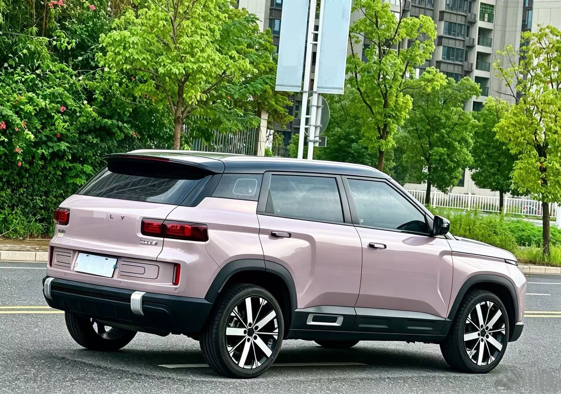 GEELY ICON 2024 immagine di auto #4
