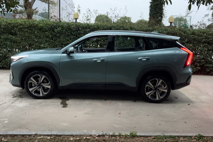 GEELY Boyue L 2025 #4 GEELY Boyue L 2025 imagen de coche #4