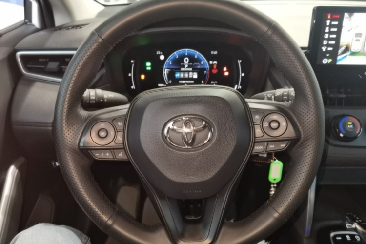 Toyota Corolla Cross 2025 immagine di auto #11