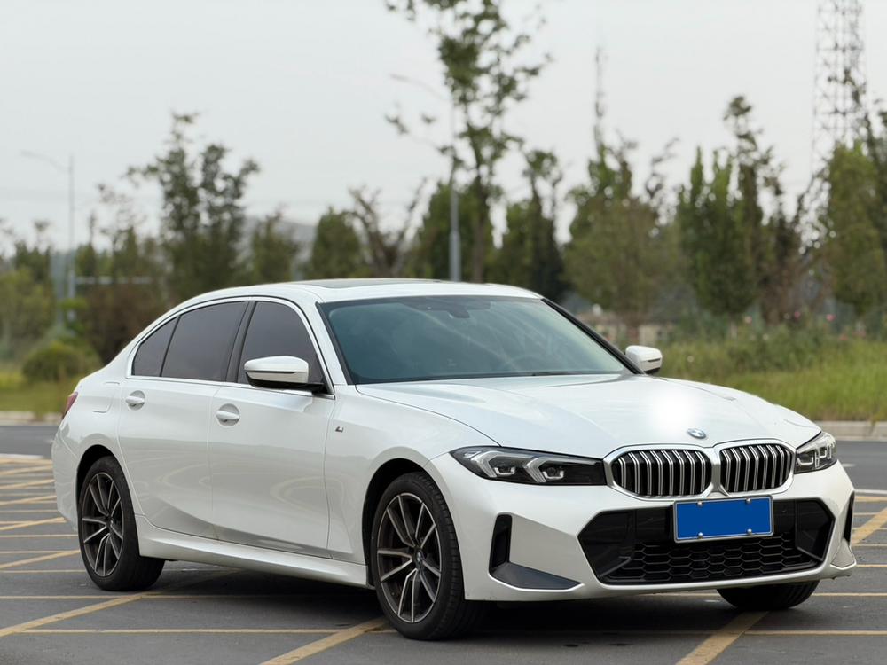 BMW 3 Series 2024 car image #3