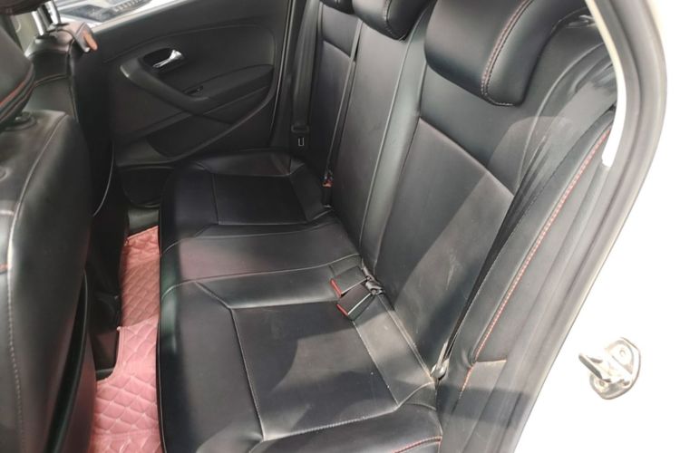 Volkswagen Polo 2019 car image #17