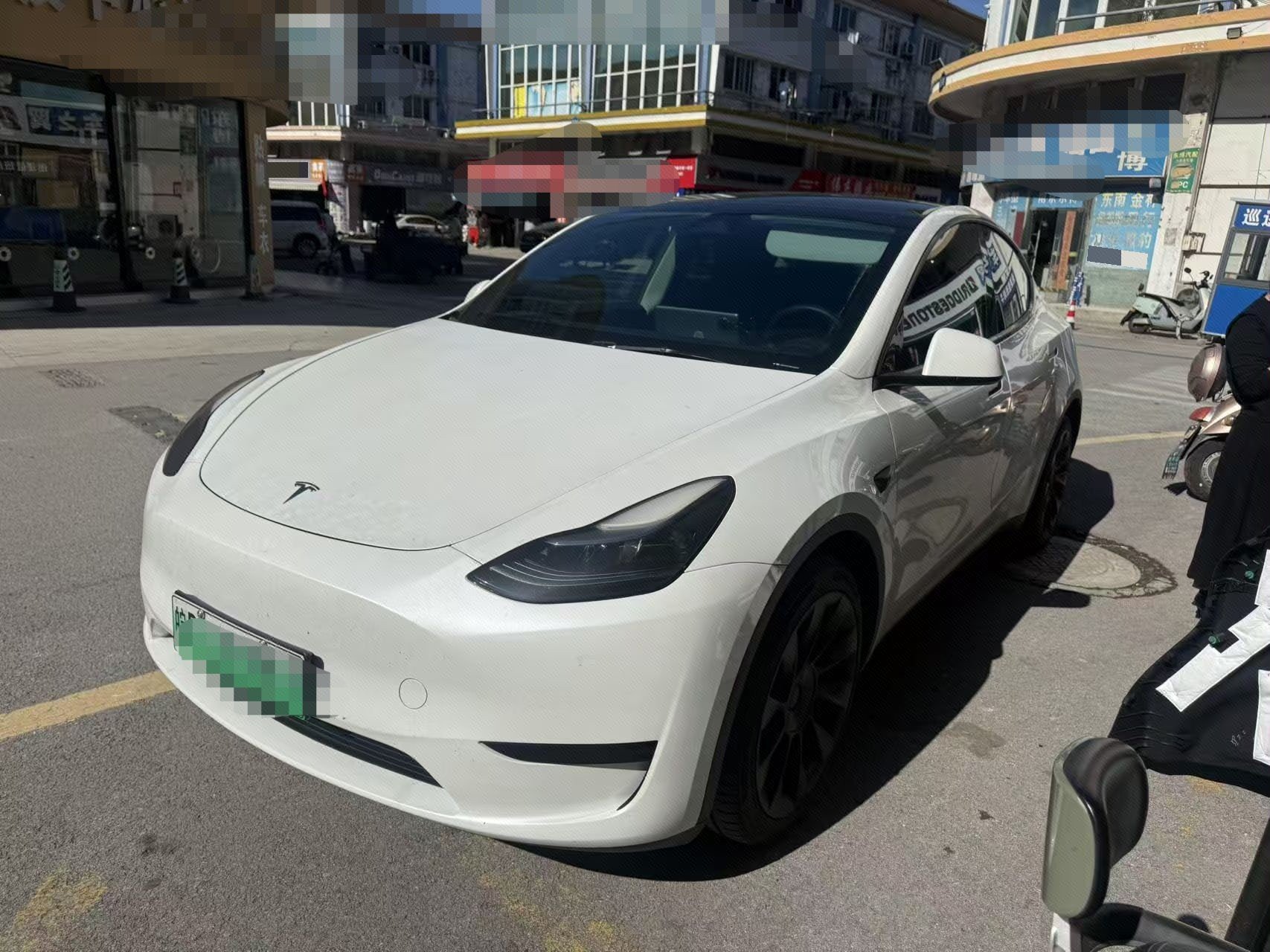 Tesla Model Y 2024 car image 