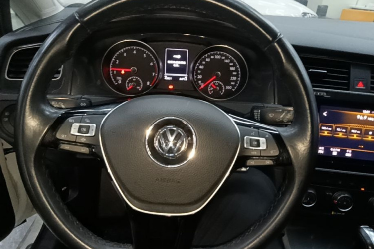 Volkswagen Golf 2020 #15 Volkswagen Golf 2020 car image #15