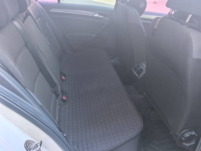 Volkswagen Golf 2017 car image #6