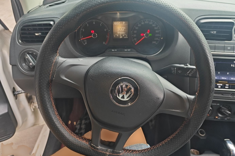 Volkswagen Polo 2017 car image #11