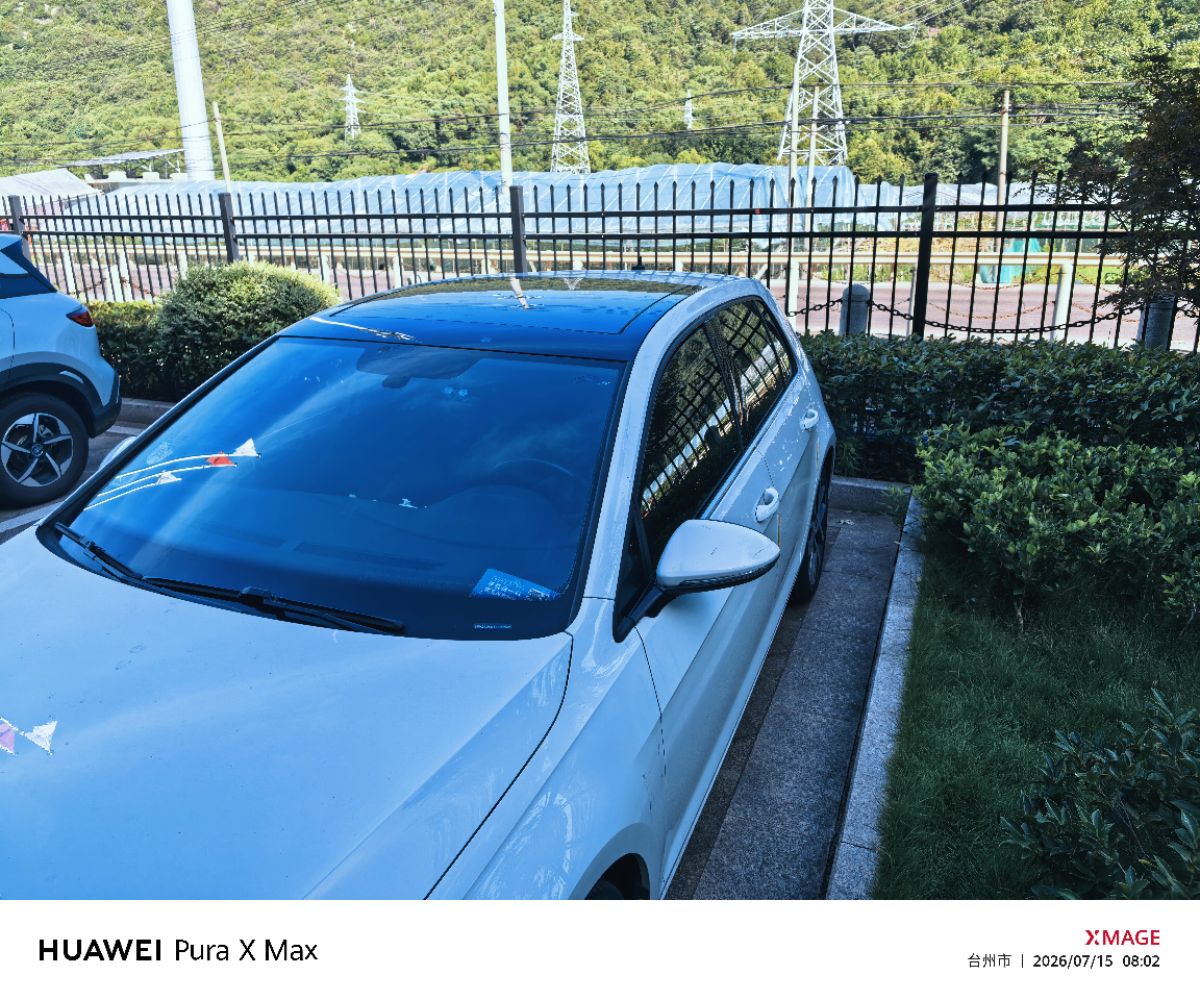 Volkswagen Golf 2020 car image #6