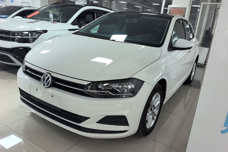 Volkswagen Polo 2020 car image #2