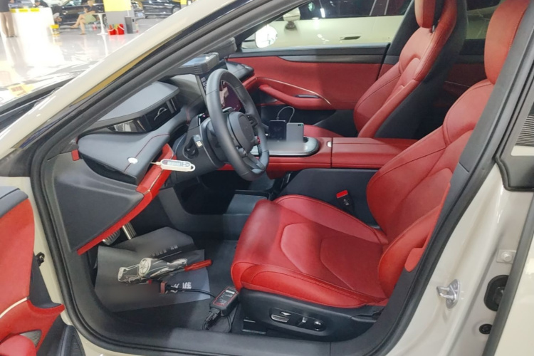MI SU7 2024 car image #15