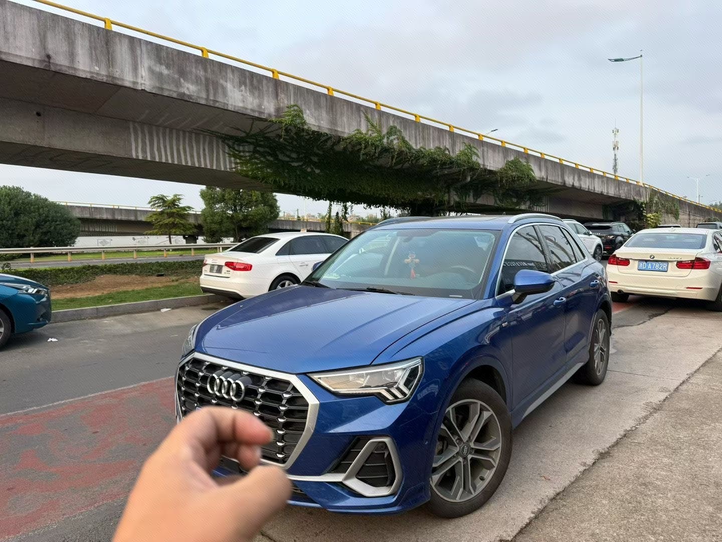 Audi Q3 2021 car image 