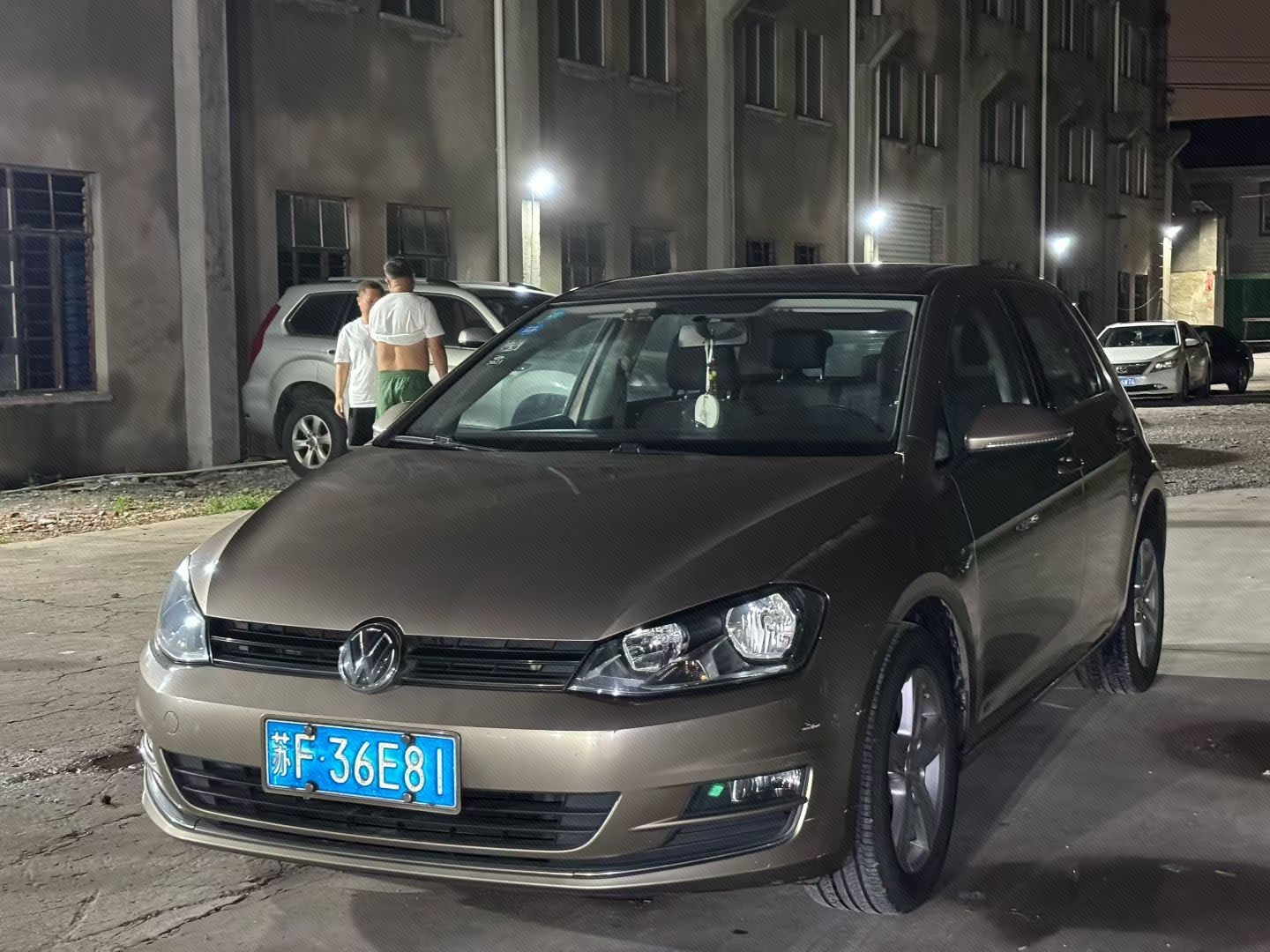 Volkswagen Golf 2014 Volkswagen Golf 2014 car image