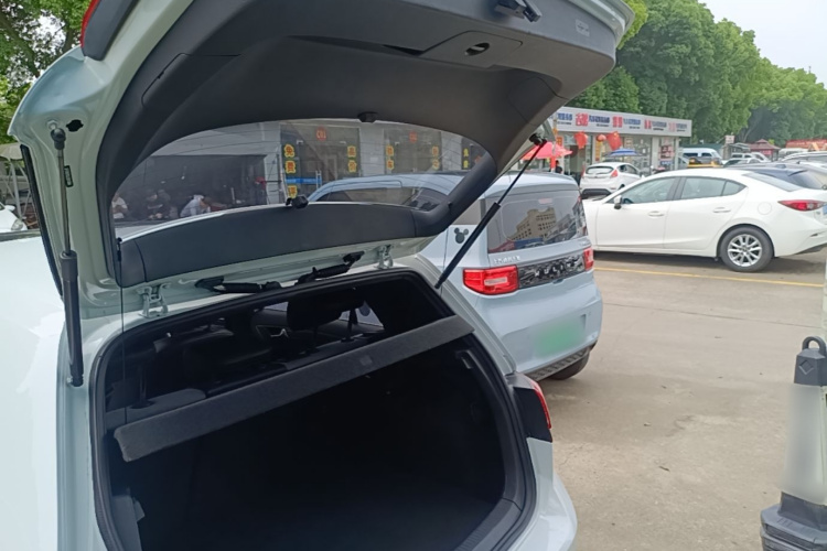 Volkswagen Golf 2018 car image #19