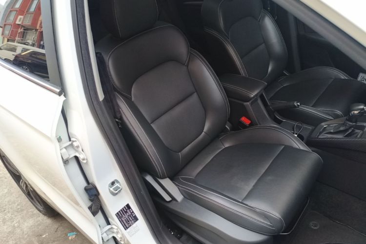 MG ZS 2019 car image #24