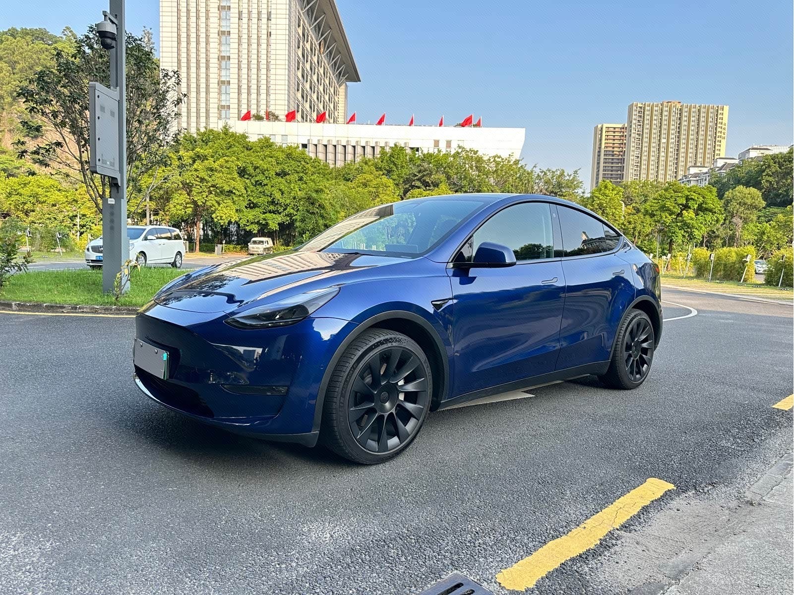 Tesla Model Y 2023 Tesla Model Y 2023 car image