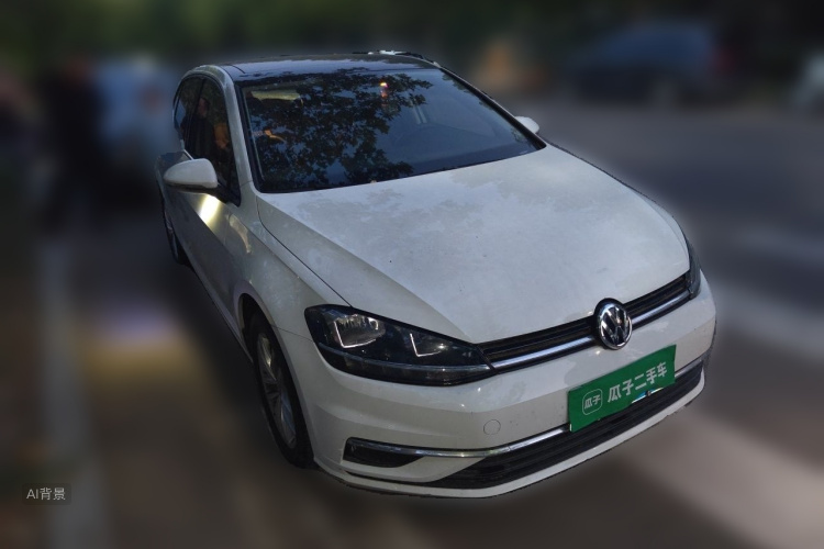 Volkswagen Golf 2020 car image #4