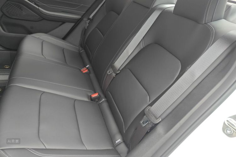 GEELY Emgrand 2026 #19 GEELY Emgrand 2026 car image #19