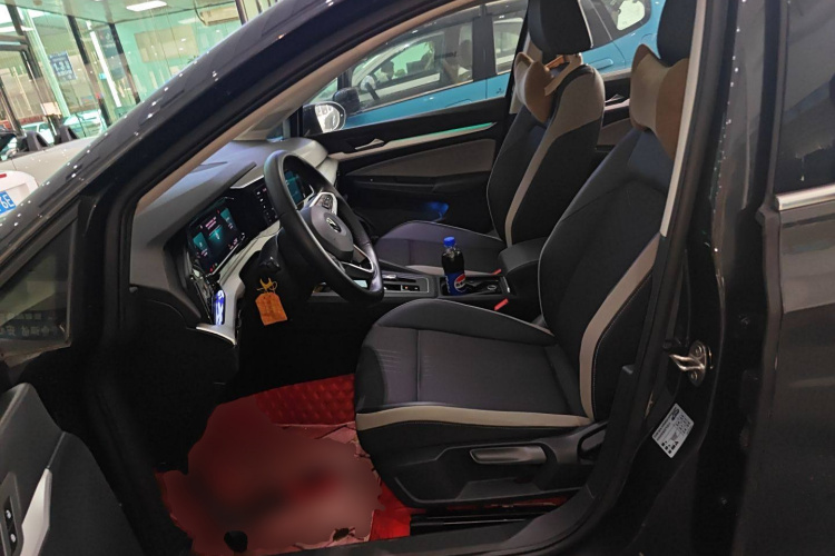 Volkswagen Golf 2021 car image #19