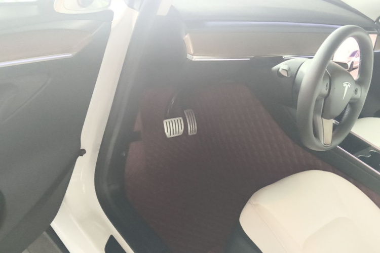 Tesla Model Y 2022 #16 Tesla Model Y 2022 car image #16
