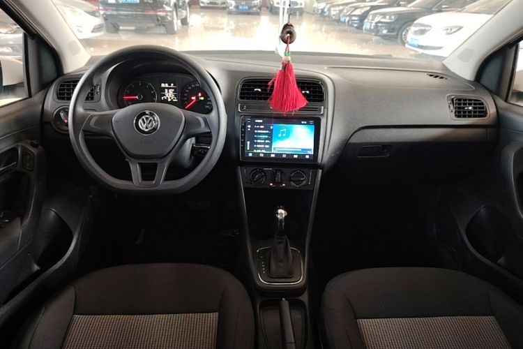 Volkswagen Polo 2018 car image #10