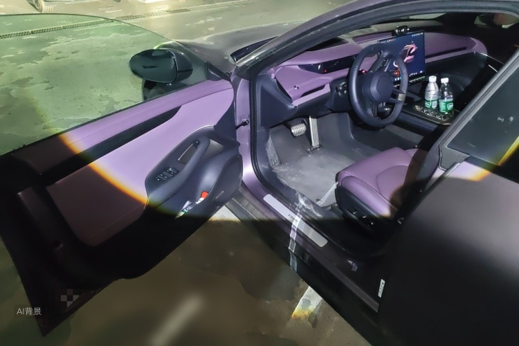 MI SU7 2025 immagine di auto #18