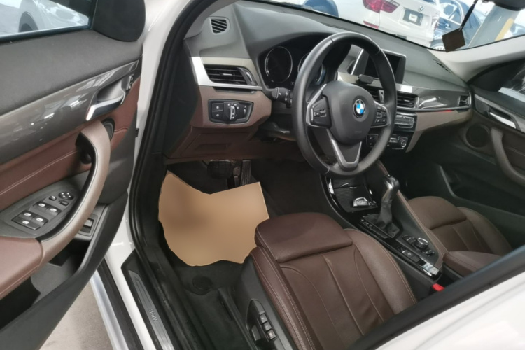 BMW X1 2019 car image #16