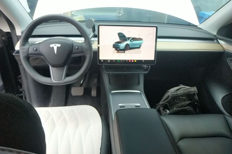 Tesla Model Y 2023 #10 Tesla Model Y 2023 car image #10