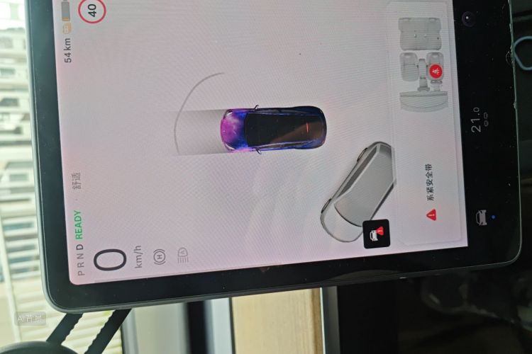 Tesla Model Y 2021 car image #13
