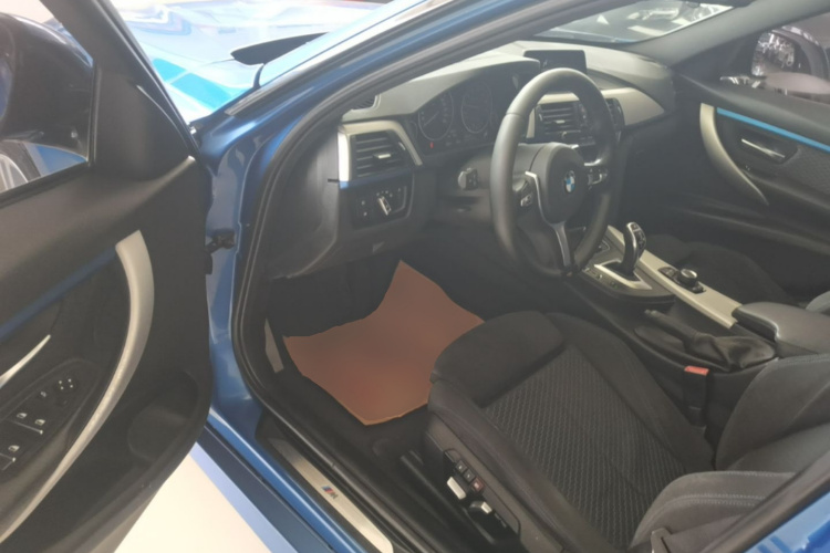 BMW 3 Series 2018 #12 BMW 3 Series 2018 صورة سيارة #12