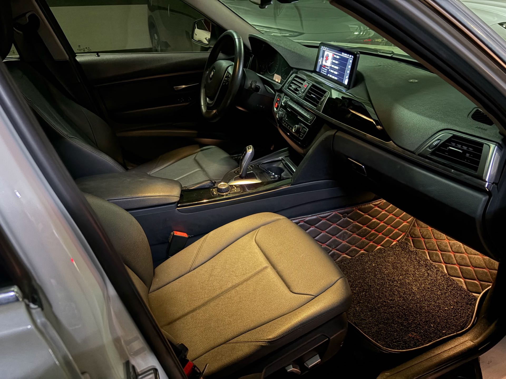 BMW 3 Series 2017 #8 BMW 3 Series 2017 car image #8