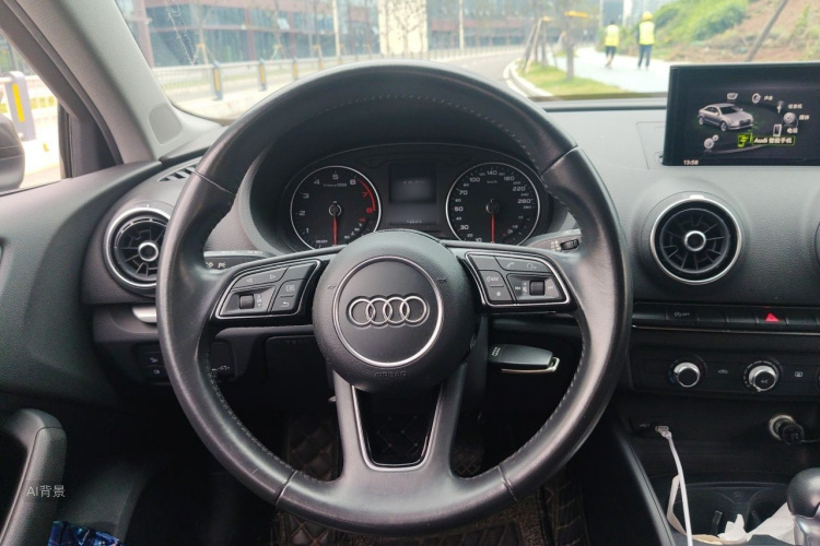 Audi A3 2018 car image #12