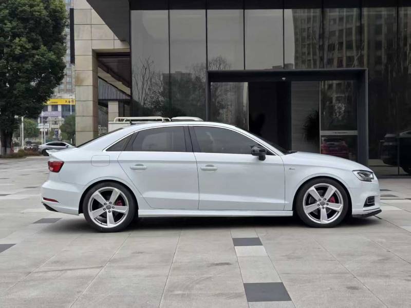 Audi A3 2019 car image #8